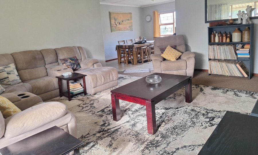 3 Bedroom Property for Sale in Wavecrest Eastern Cape